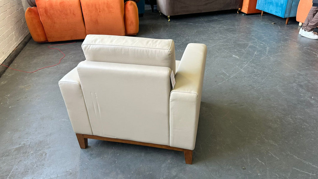 Armchair Sand Leather - W 90 cm x D 87 cm x H 82 cm